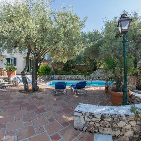 Agios Nikitas Villas Eksteriør billede