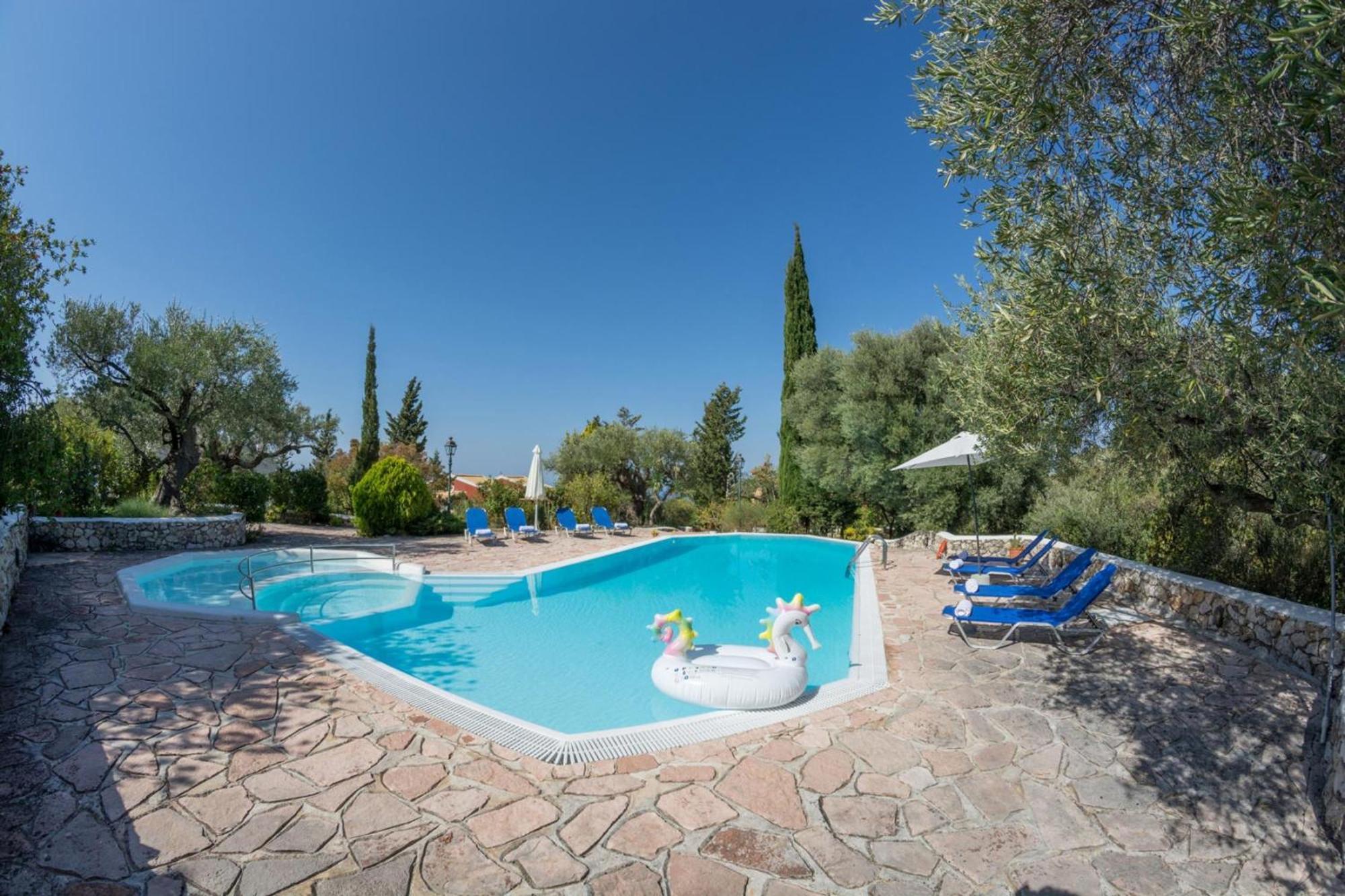 Agios Nikitas Villas Eksteriør billede